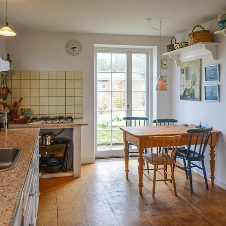 4 Bedroom Cozy In Anholt
