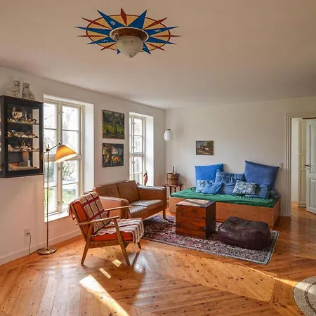 4 Bedroom Cozy In *